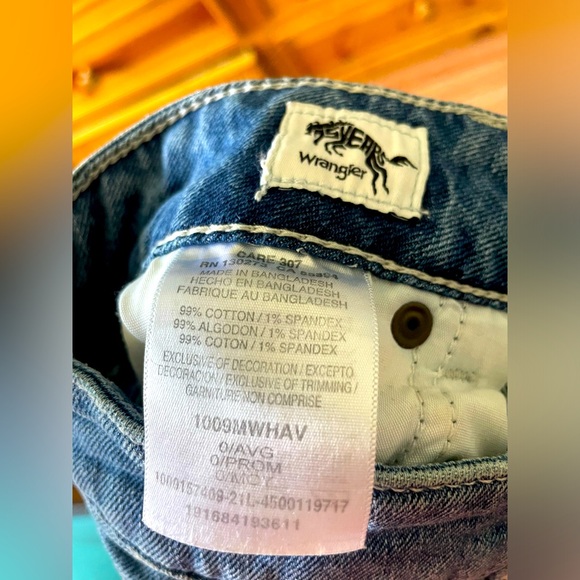 Wrangler Denim Midrise Short - Picture 3 of 3